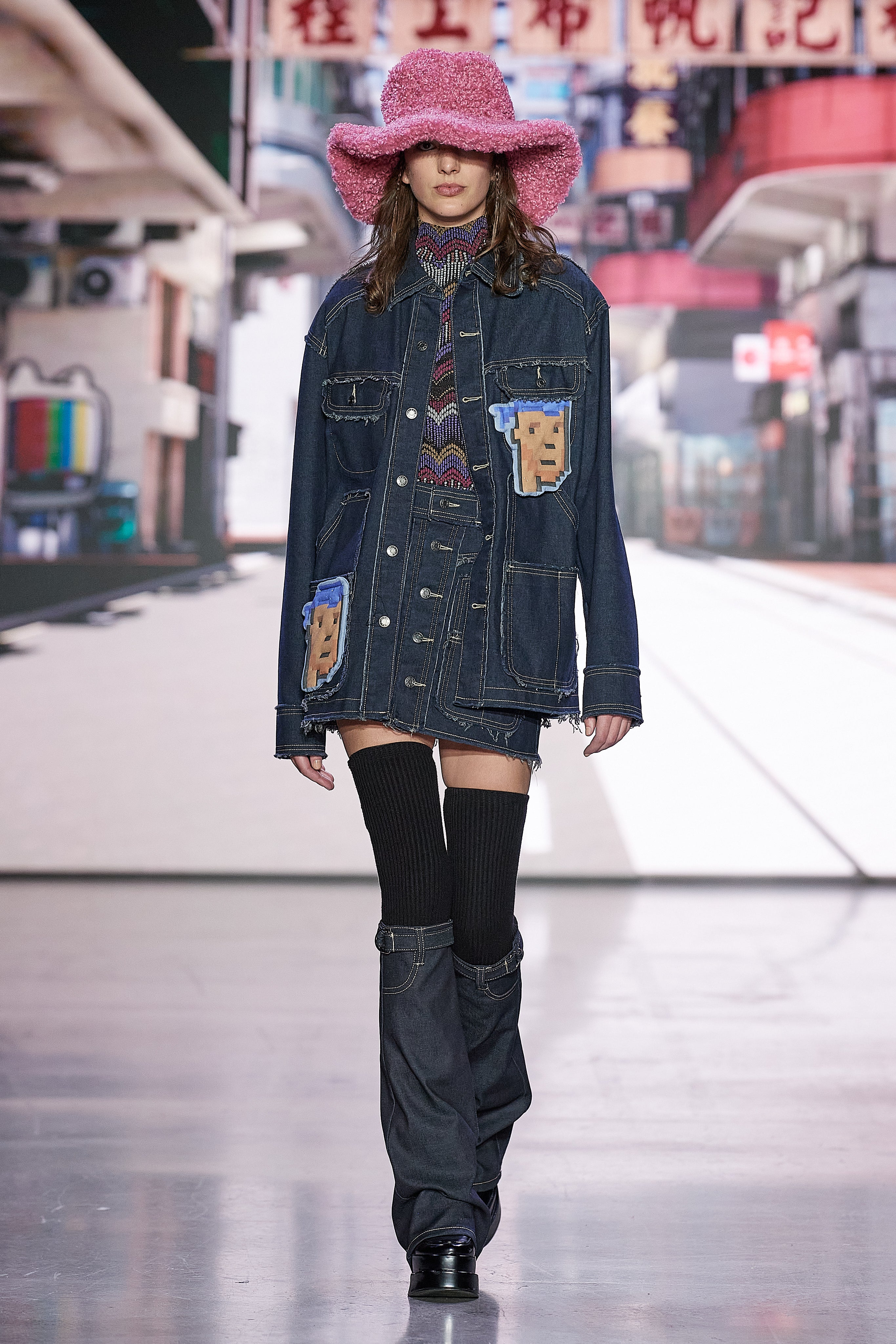 FW2023 – Vivienne Tam Store