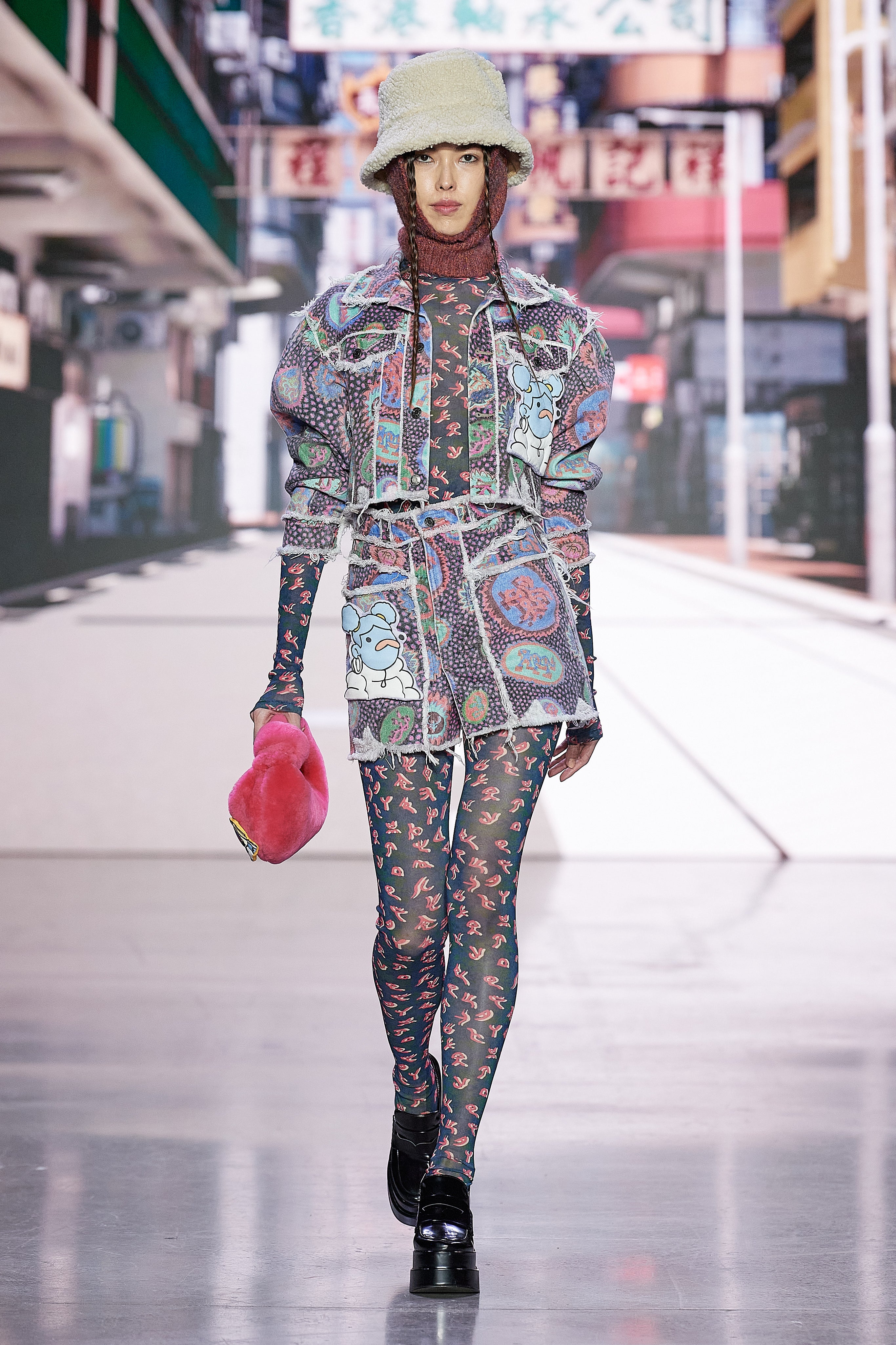 FW2023 – Vivienne Tam Store