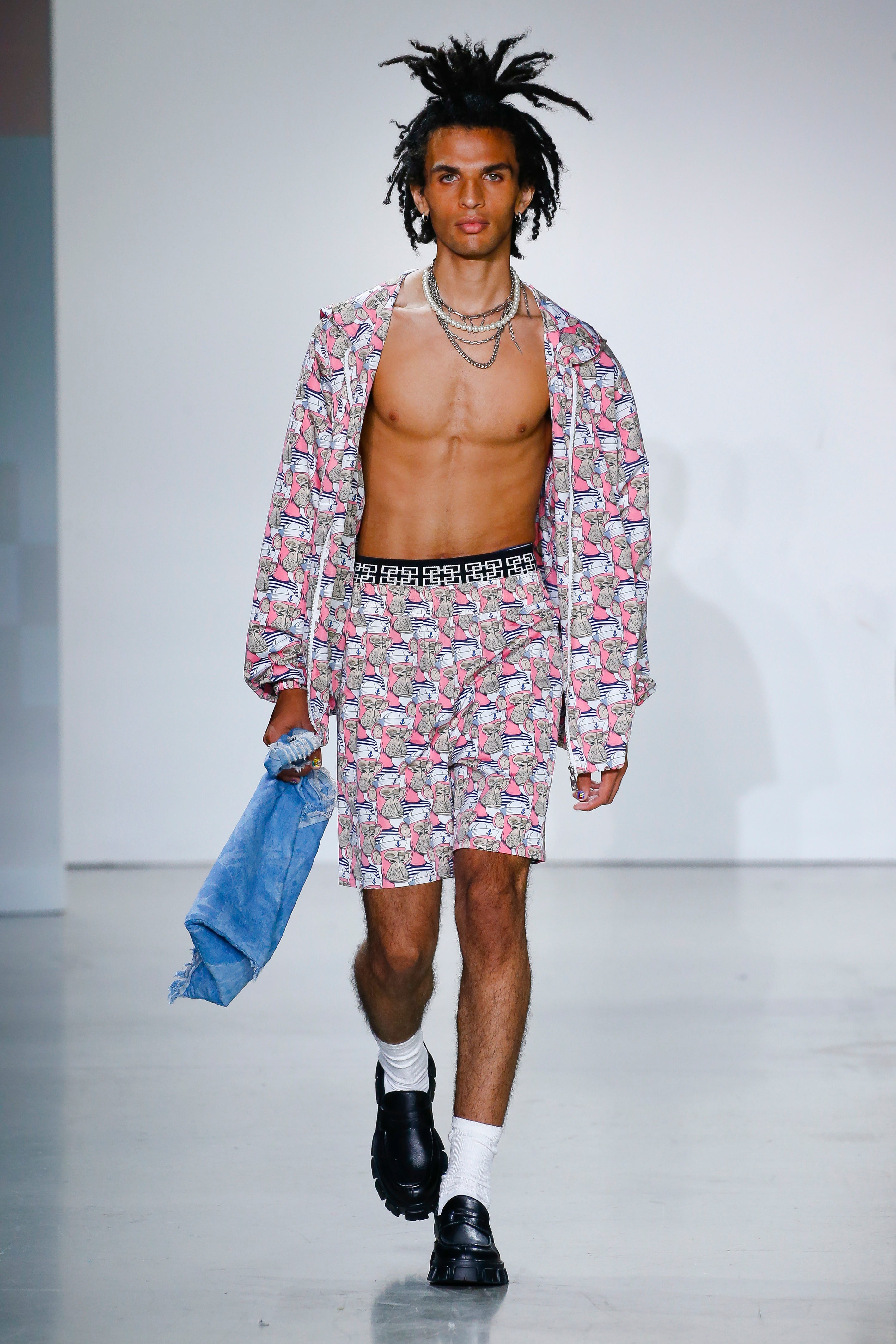 SS2023 – Vivienne Tam Store