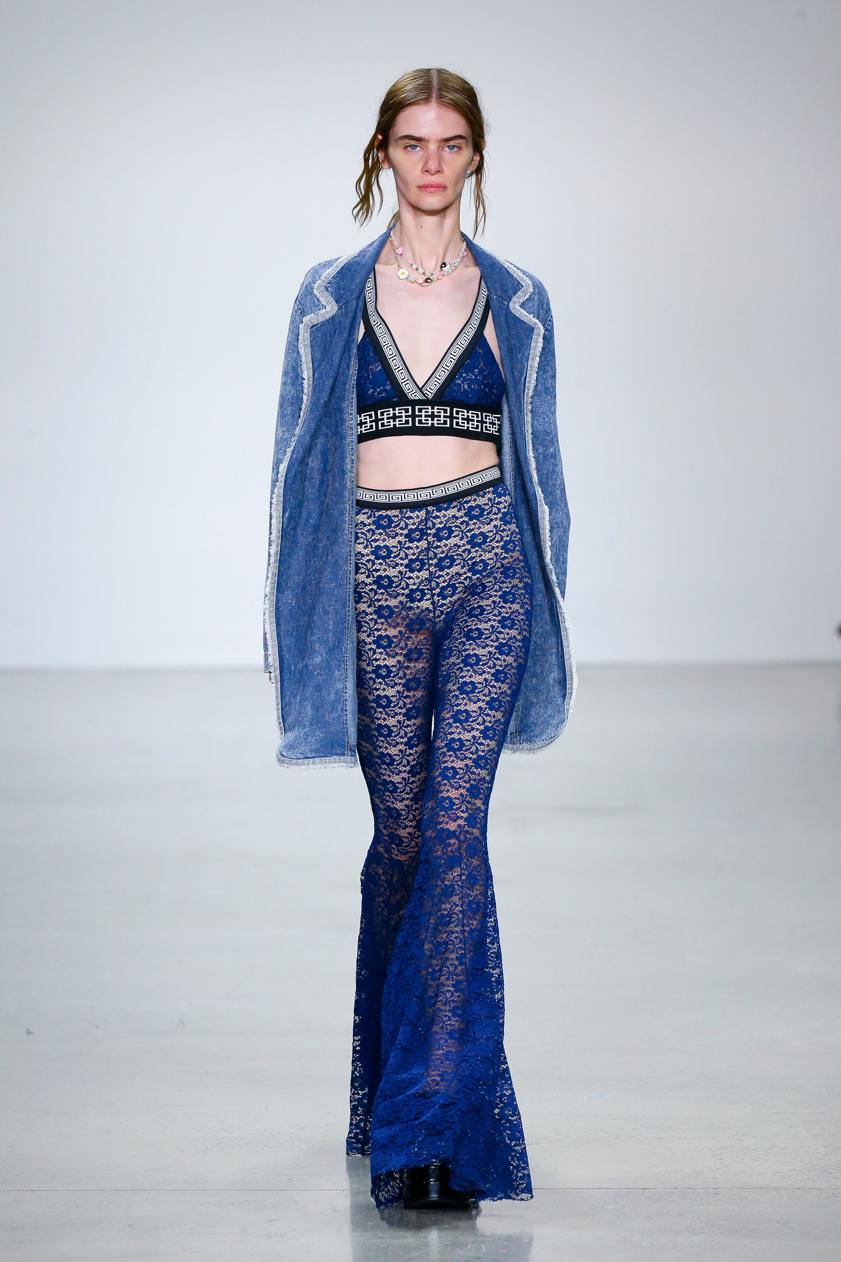 SS2023 – Vivienne Tam Store
