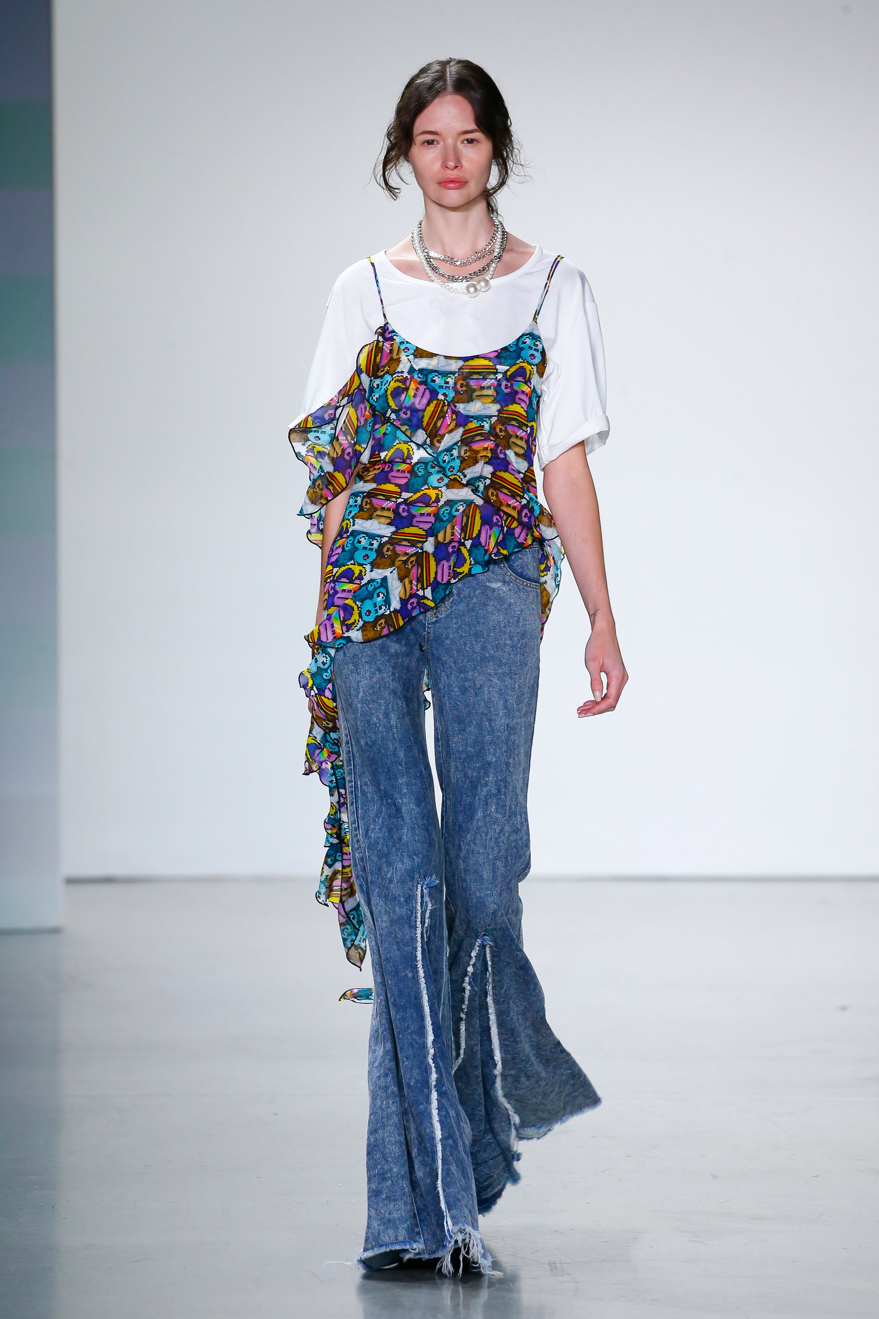SS2023 – Vivienne Tam Store