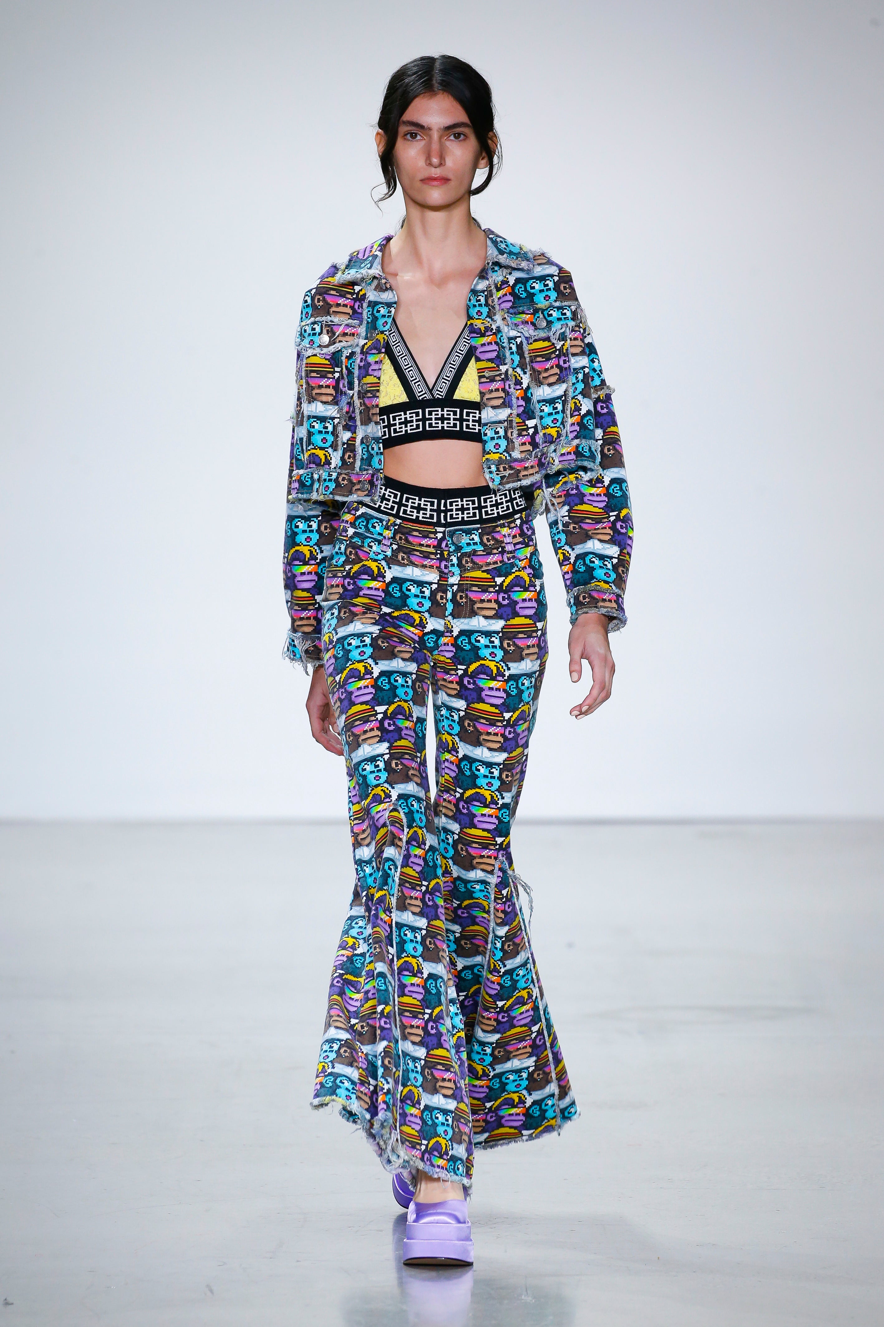 SS2023 – Vivienne Tam Store